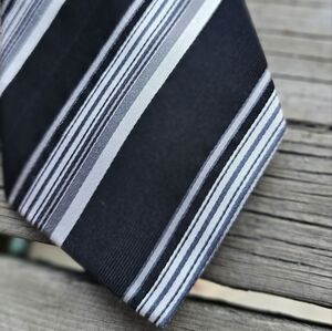 2 For $40. Geoffrey Beene 100% silk tie.
